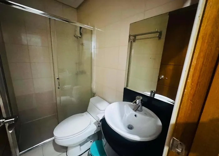 Morgan A6 Bgc Shortwalk Venice Canal Mall Apartment