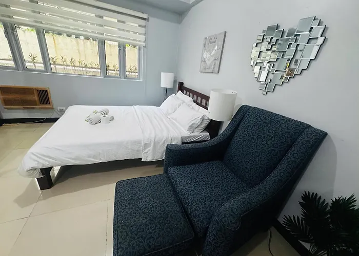 Morgan A6 Bgc Shortwalk Venice Canal Mall Apartment *