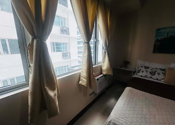 Morgan A6 Bgc Shortwalk Venice Canal Mall Apartment *
