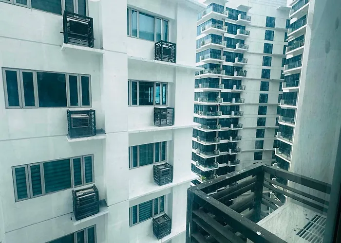 Apartment Morgan A6 Bgc Shortwalk Venice Canal Mall *